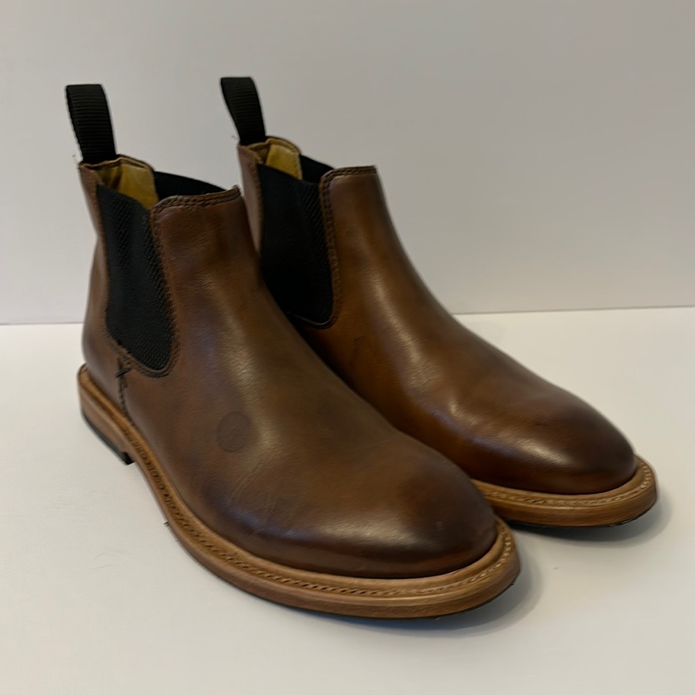Sutro Men’s Blake Honey Chelsea Boots w/ Vibram Heel Size 8